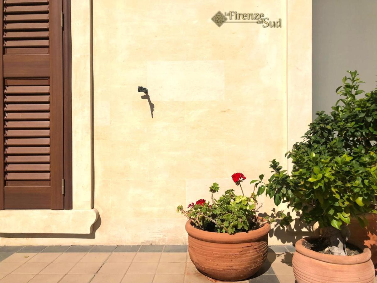 La Firenze Del Sud Bed & Breakfast Lecce Bagian luar foto