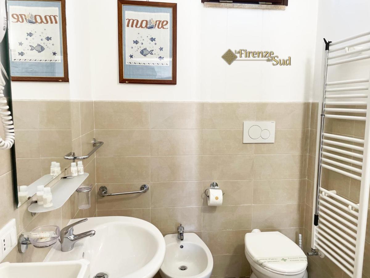 La Firenze Del Sud Bed & Breakfast Lecce Bagian luar foto
