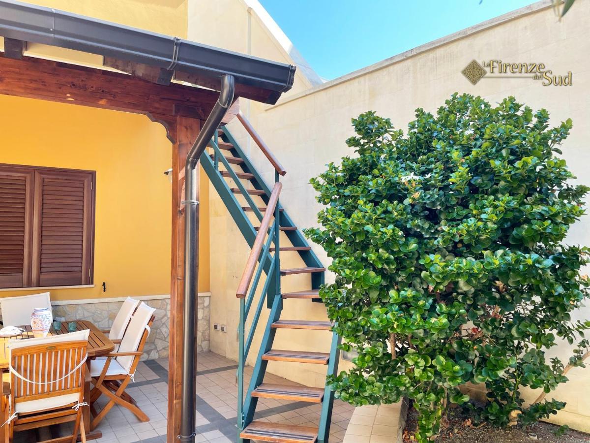 La Firenze Del Sud Bed & Breakfast Lecce Bagian luar foto
